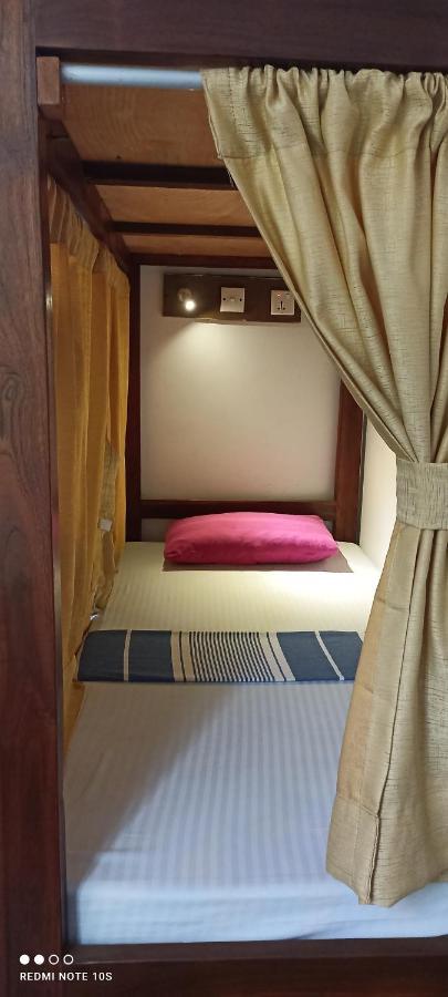 The Traveller'S Hostel & Private Rooms Sigiriya Bagian luar foto