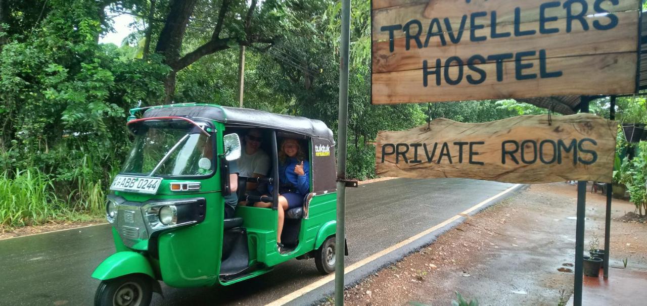 The Traveller'S Hostel & Private Rooms Sigiriya Bagian luar foto