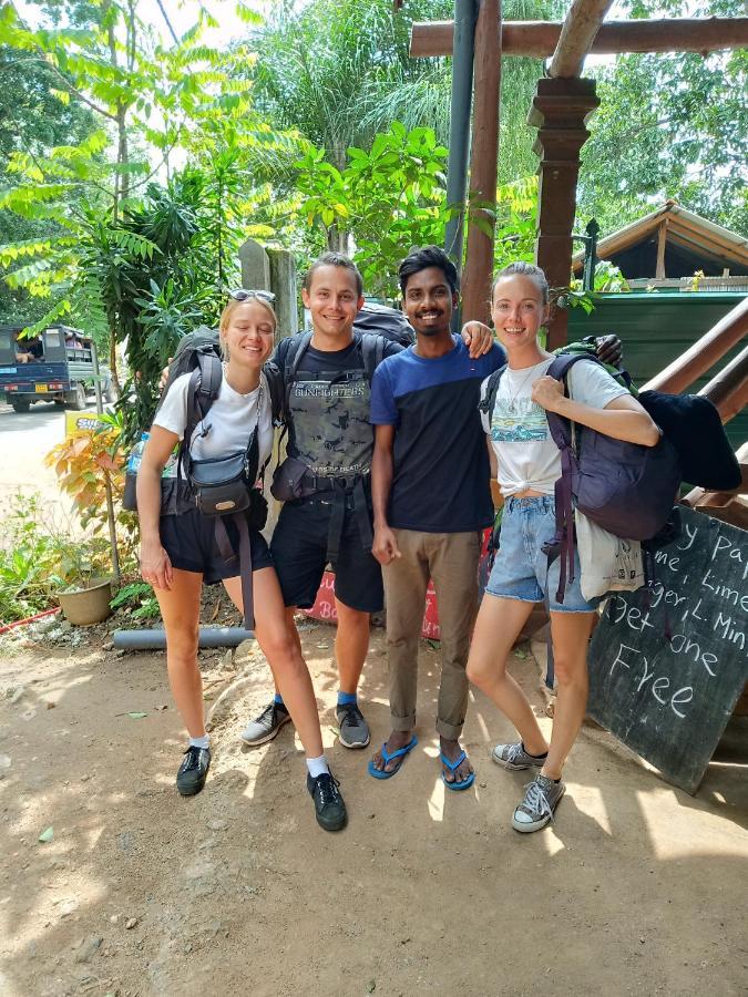 The Traveller'S Hostel & Private Rooms Sigiriya Bagian luar foto