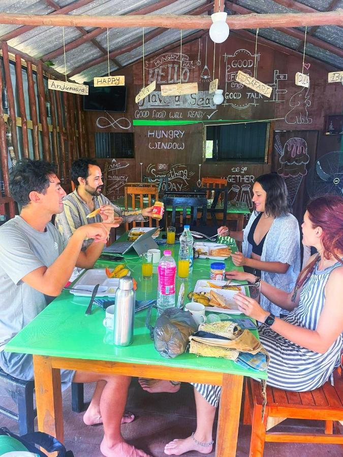 The Traveller'S Hostel & Private Rooms Sigiriya Bagian luar foto