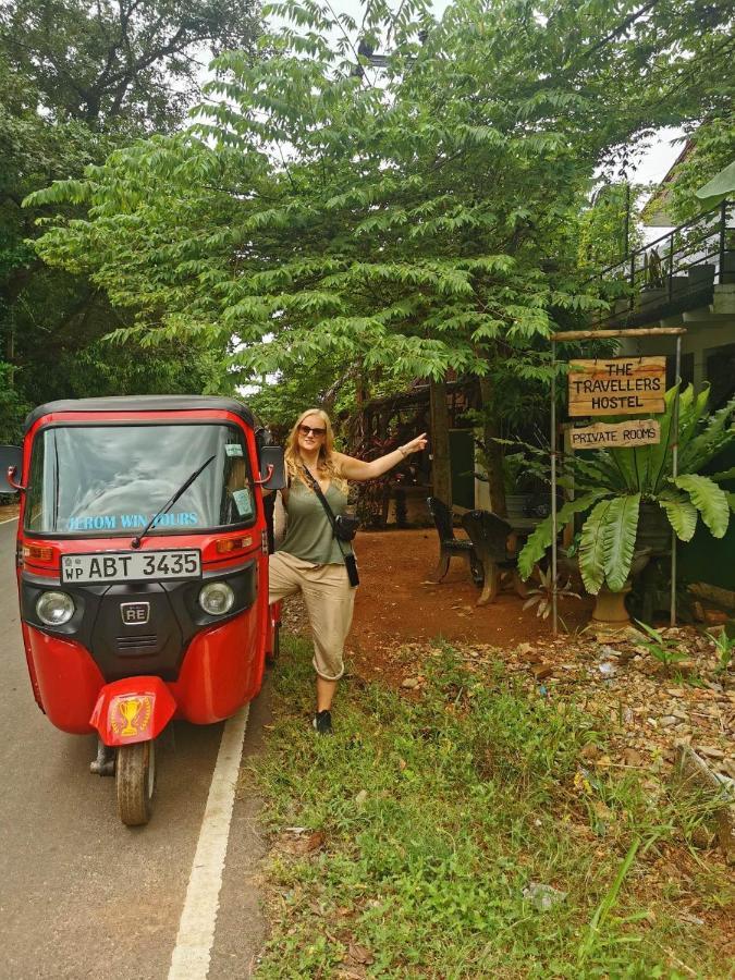 The Traveller'S Hostel & Private Rooms Sigiriya Bagian luar foto