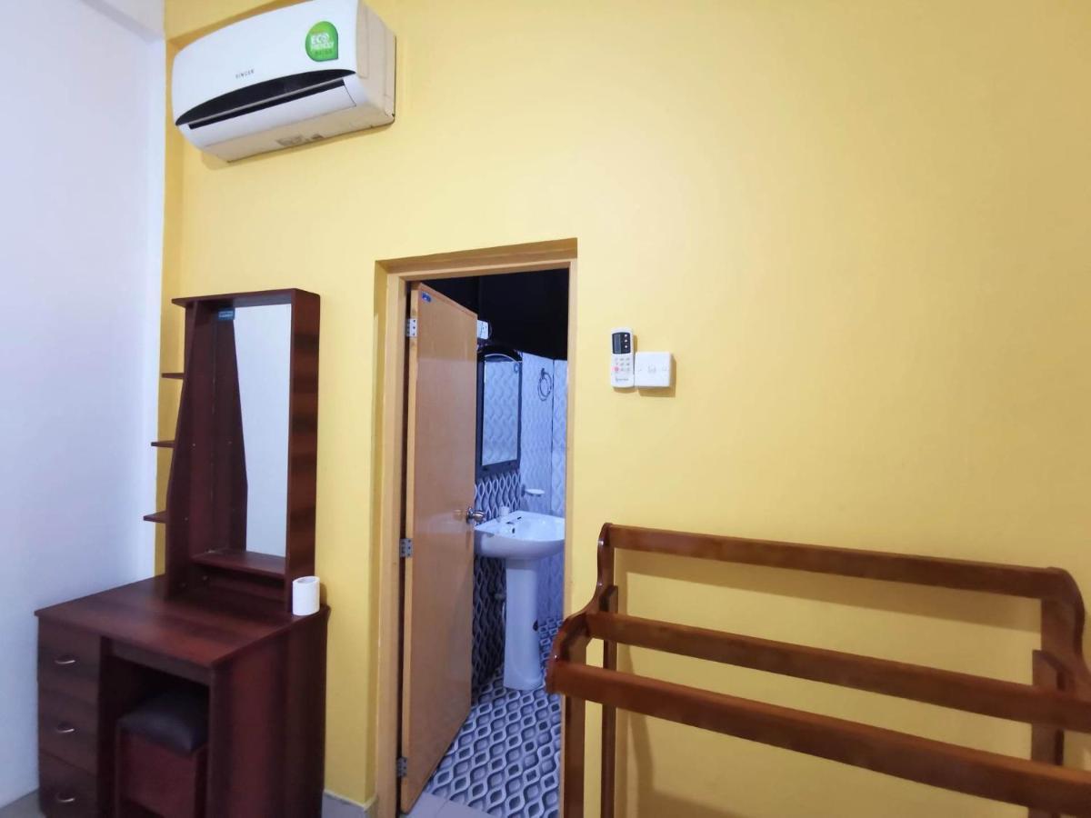 The Traveller'S Hostel & Private Rooms Sigiriya Bagian luar foto